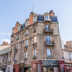 https://le-panorama-clermont-ferrand.hotels-rhonealpes.com